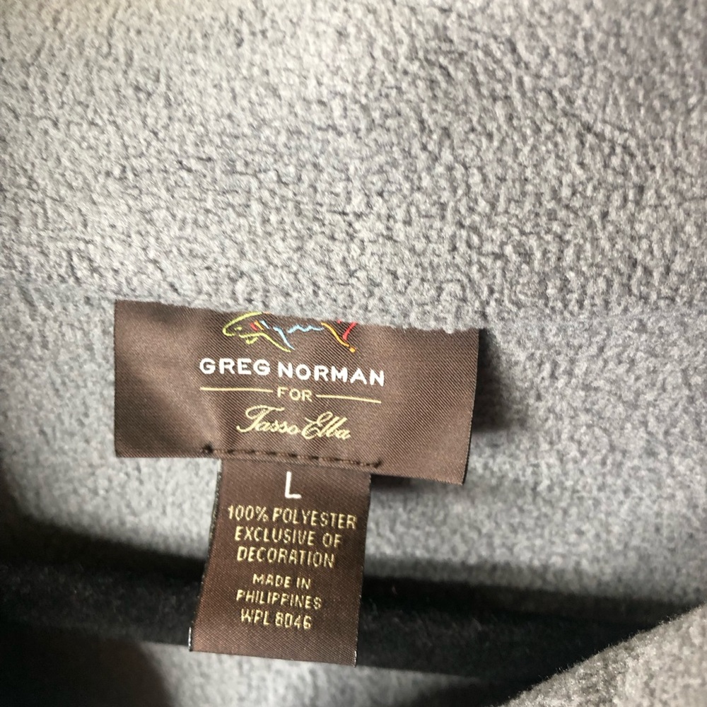 ⭐️Greg Norman Gray Fleece Vest. Perfect for golf! - Picture 3 of 5